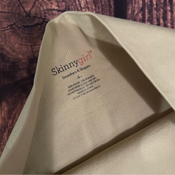 Women’s Skinny Girl Shapewear Shorts Size L - Picture 5 of 5